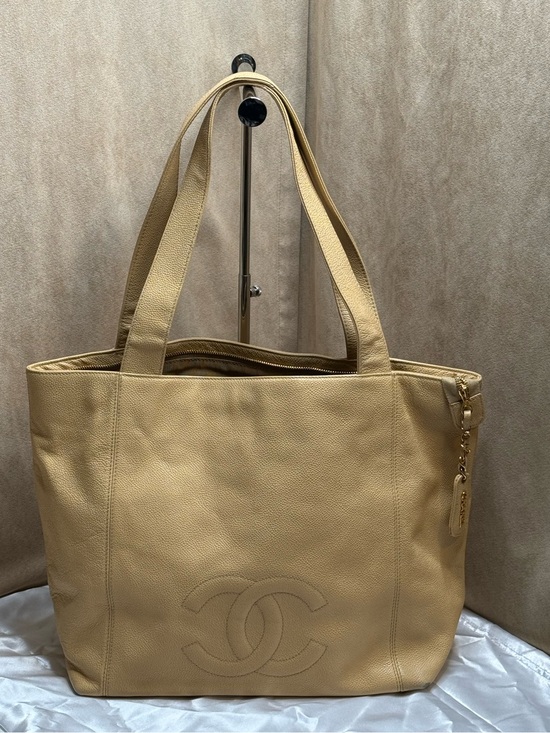CHANEL Handbags - Chanel Caviar Leather CC Tote Bag Gold Hardware Vintage Shoulder Shopper